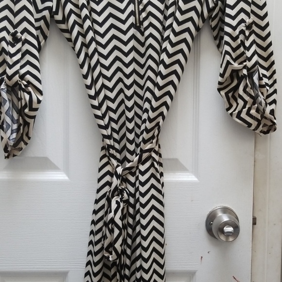 Dress - Picture 2 of 4